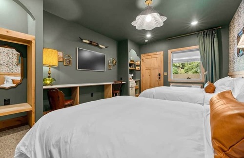 Jasper Hotel | The Woodland Room