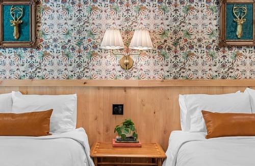 Jasper Hotel | The Woodland Room