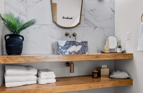 Jasper Hotel | The Garden Room