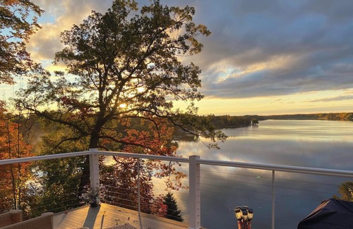 Lupton House | The Eagles Lookout on Sage Lake