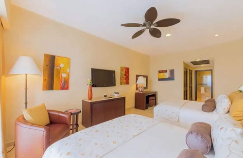 South Shore Hotel Area Hotel | Ocean-View Deluxe Room w/Private Terrace & Hammock