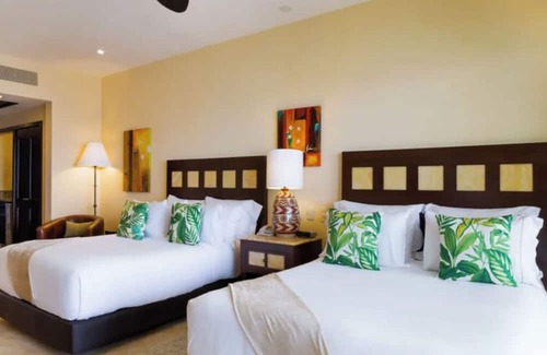 South Shore Hotel Area Hotel | Ocean-View Deluxe Room w/Private Terrace & Hammock