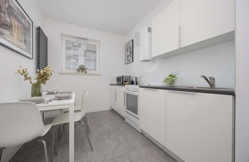 Ursus Apartment | Posag 7 Panien 18 Warszawa | Blue Apartment with Desk and Parking