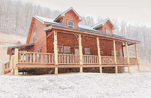 Pecks Mill Cabin | Deluxe 4 Bedroom Log Cabin