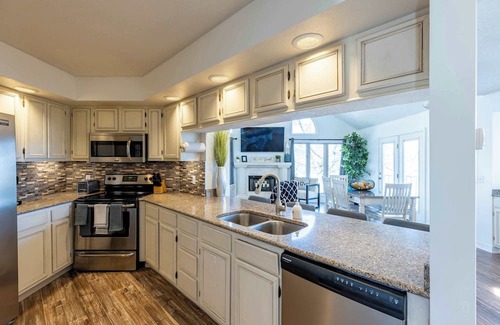 Table Rock Villa | Large 3 BR/2.5BTH Villa