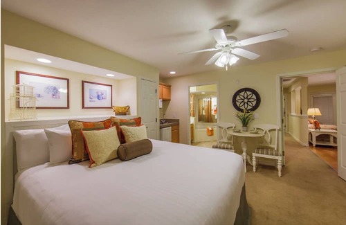 Branson Resort | Sleeps 6! 2 sep. spaces: KING beds, FULL baths, & kitchens for more privacy!