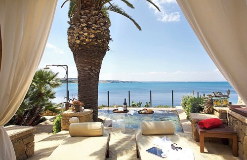 Brucoli Villa | Azzurra - Three Bedroom Villa, Sleeps 6