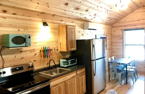 Mason Cabin | Spacious Texas Hill Country Cabin Ideal for Weekend Getaways from Austin