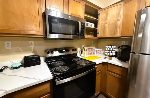 Burns Park Apartment | * NEW * 4BR Retreat | Heart of Campus w/Parking