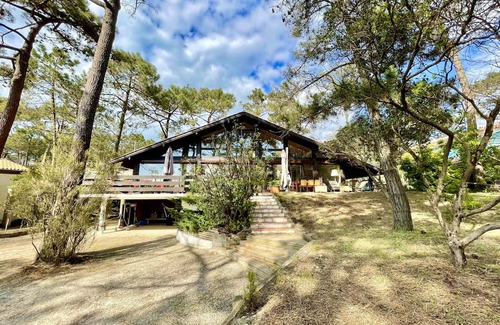 Lacanau-Ocean Ski Chalet | Spacious family home a stone's throw from the ocean