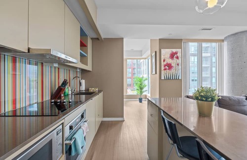 Downtown Toronto Apartment | Entertainment District Suites -DT TO