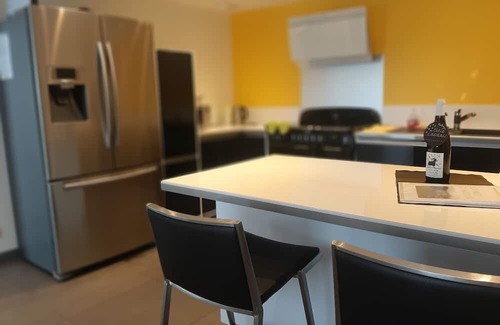 Roche House | Holiday Home 'La Clé Des Champs' with Mountain View, Private Terrace and Wi-Fi