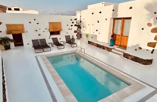 Tabayesco Apartment | 'Ye' Holidays with Shared Pool, Shared Terrace, and Wi-Fi