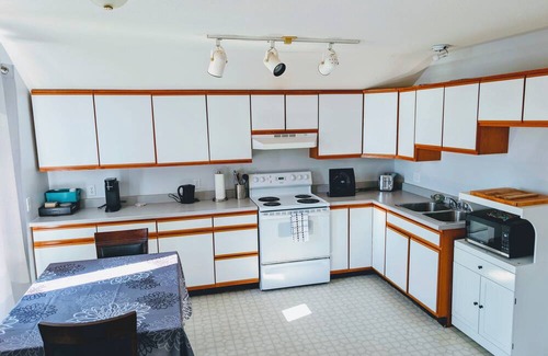 Alert Bay Apartment | The Founder's Vista Suite | Spacious Ocean View Apartment with Full Kitchen
