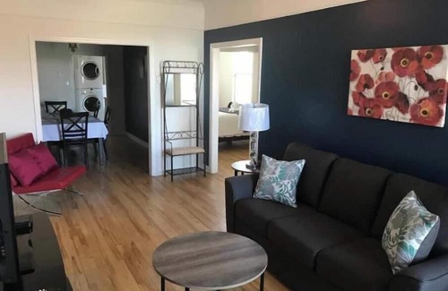 Waterford Valley House | Leaside Executive Entire Home