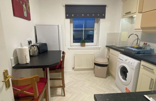 Duloch Apartment | Briight & Modern 2 Bed Executive Apartment with Amazing Views