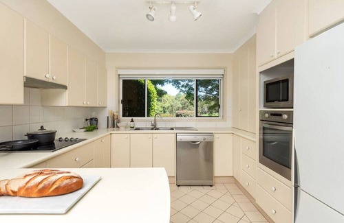 Mollymook Beach Villa | Golfers Delight - View of 15th hole + Tennis