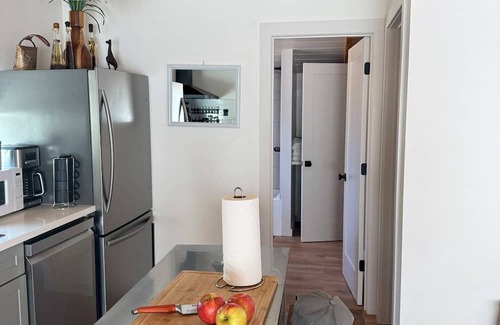 Douglas Flat Cottage | A 2 Bedroom 1 Bath Country Style Cottage just down the road from Murphys.