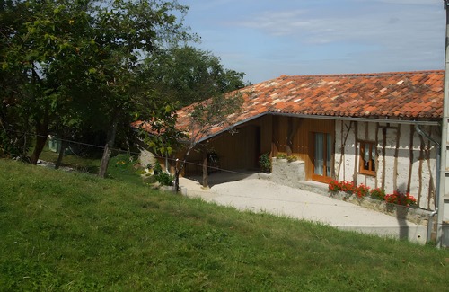 Bagert House | Garaouet Holiday Home with Mountain View, Garden, and Parking