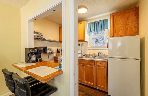 True Cottage | Quaint Cozy Cottage Perfect for a Peaceful Getaway in West Virginia