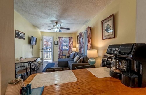 True Cottage | Quaint Cozy Cottage Perfect for a Peaceful Getaway in West Virginia