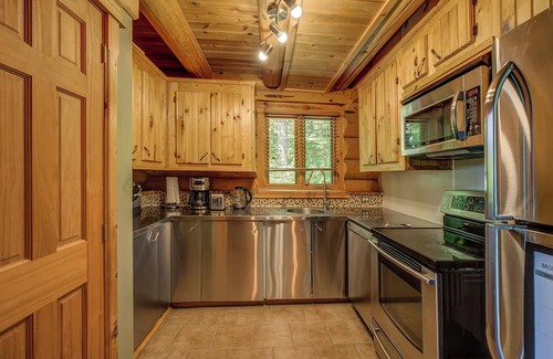 Waltham Cabin | Natural Stone Loghouse