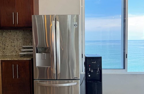 Balcones de Loma Linda Apartment | The Coastal Tub Escape By GEstores