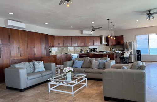 Balcones de Loma Linda Apartment | The Coastal Tub Escape By GEstores