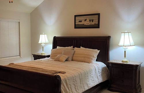 Elmo House | Charming 4-bedroom house in Rockwall. Every stay was 5-Stars. Very big house.