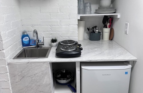 Strathroy Apartment | Basement Bachelor Suite