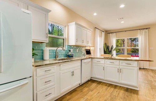 New Warrington House | The Seahorse Cottage- Near NAS/Beaches/Downtown