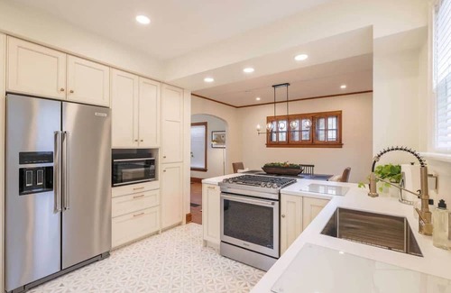 Maquoketa House | Riggs House Restored 1908 Home