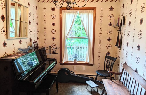 North Adams House | Charming Retreat by Mass MoCA