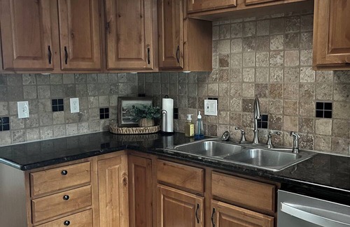 Grand View House | 3-bedroom house in Grand View with AC