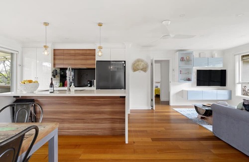 Mordialloc House | Relaxed Bayside Stay with Outdoor Space