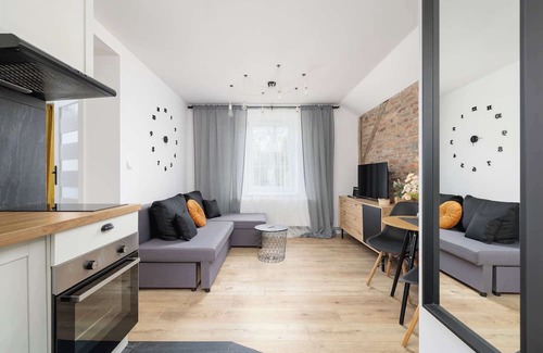 Czeladz Apartment | Betonowa 4 Czeladź | Brick Cozy Apartment | Remote Work