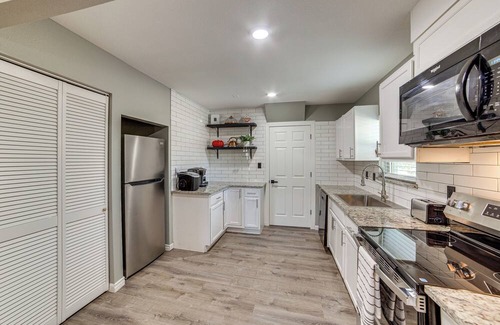 Commerce House | Walk to East Texas A&M! Home w/Pet-Friendly Yard