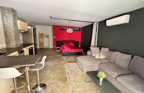 Vitrolles House | L'Interlude, a secret, sensual interlude.