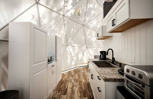 Capon Bridge Cabin | Outstanding Dome with Fire Pit and Hot-tub in Capon Bridge, West Virginia