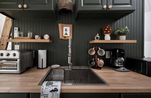 Wardensville Cabin | Outstanding Dome with Fire Pit and Hot-tub in Wardensville, West Virginia