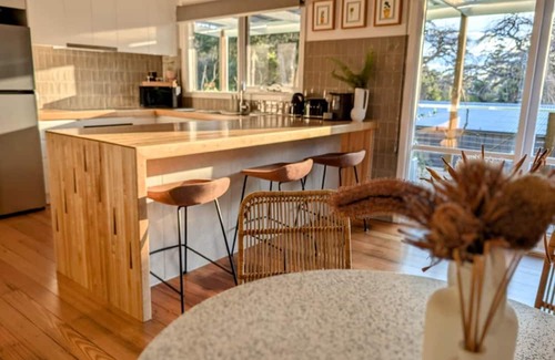 Warburton House | Pet-friendly sanctuary with mountain views 💚