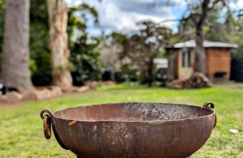 Warburton House | Pet-friendly sanctuary with mountain views 💚