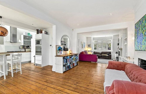 Richmond-upon-Thames House | Teddington Lock. Spacious Family Home