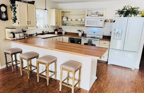 Fairbanks Other | Relax on this sweet little farm & enjoy Northern Lights from the deck!