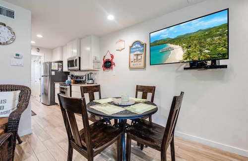 Port Aransas Condo | Roomy 1 BDRM Large Pool w/a Private Courtyard and a 5 Min Walk to the Beach