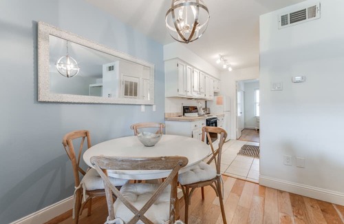 Port Aransas Condo | Roomy 1 BDRM Large Pool w/a Private Courtyard and a 5 Min Walk to the Beach