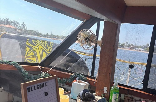 Bradenton Beach Boat Rental | Ebb & Flow