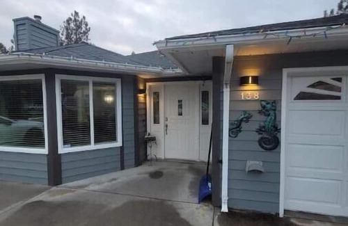 Okanagan-Similkameen Apartment | Fully accessible 3 bed 2 bath entire suite!
