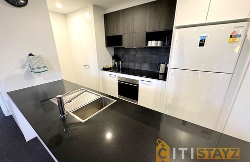 Phillip Apartment | Fancy in Phillip - 2bd 2bth Apt!