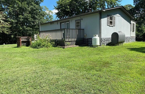 Toms Brook House | Comfortable 4 Person Cottage with North Fork of the Shenandoah River Access